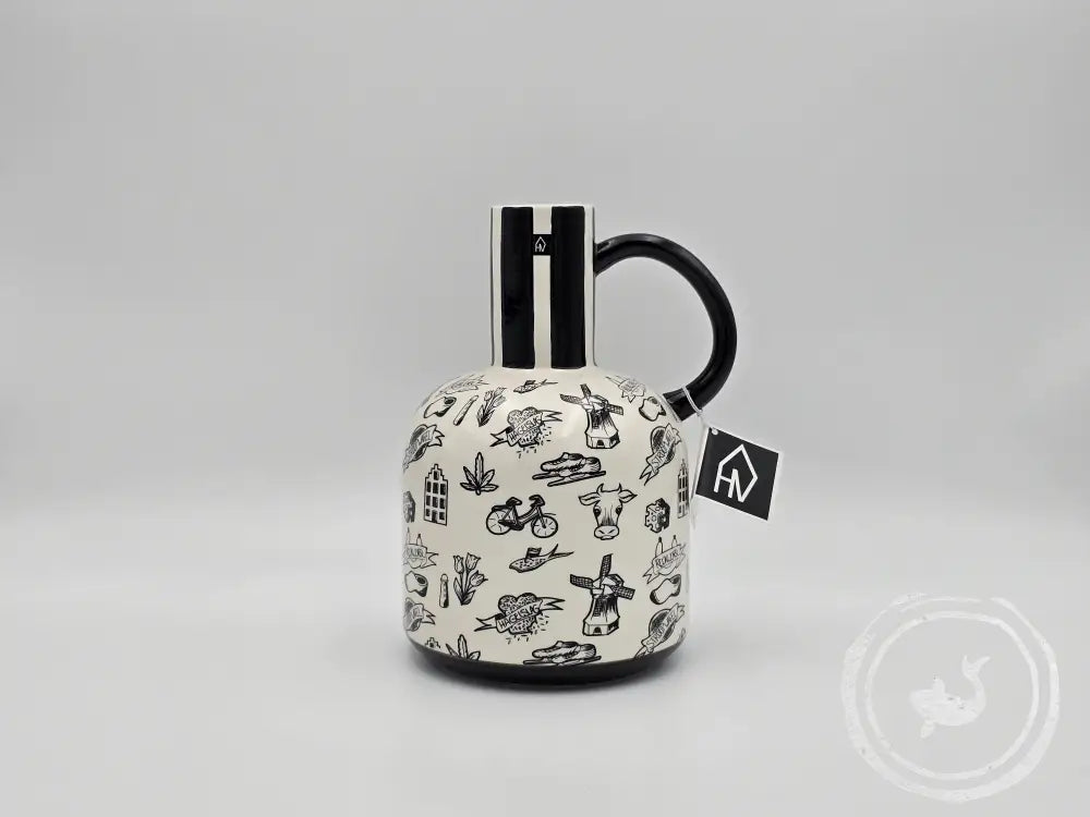 Housevitamin Jug Dutch Black