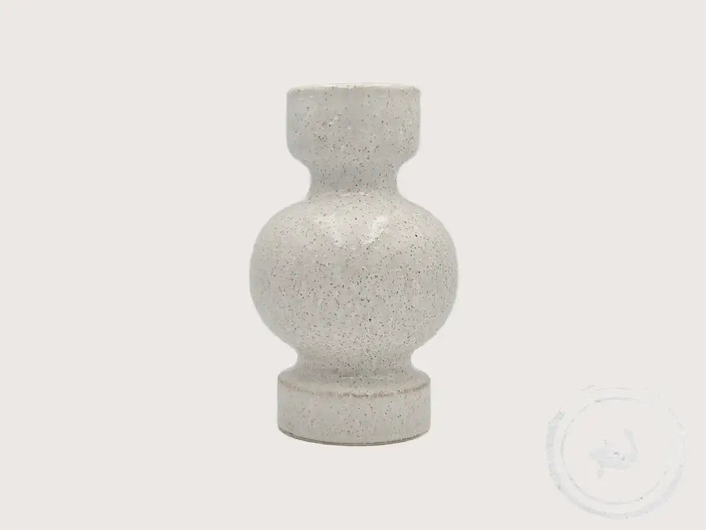 INTERIEURDINGETJES Aardewerken vaas — stoer met een vleugje jaren ’70