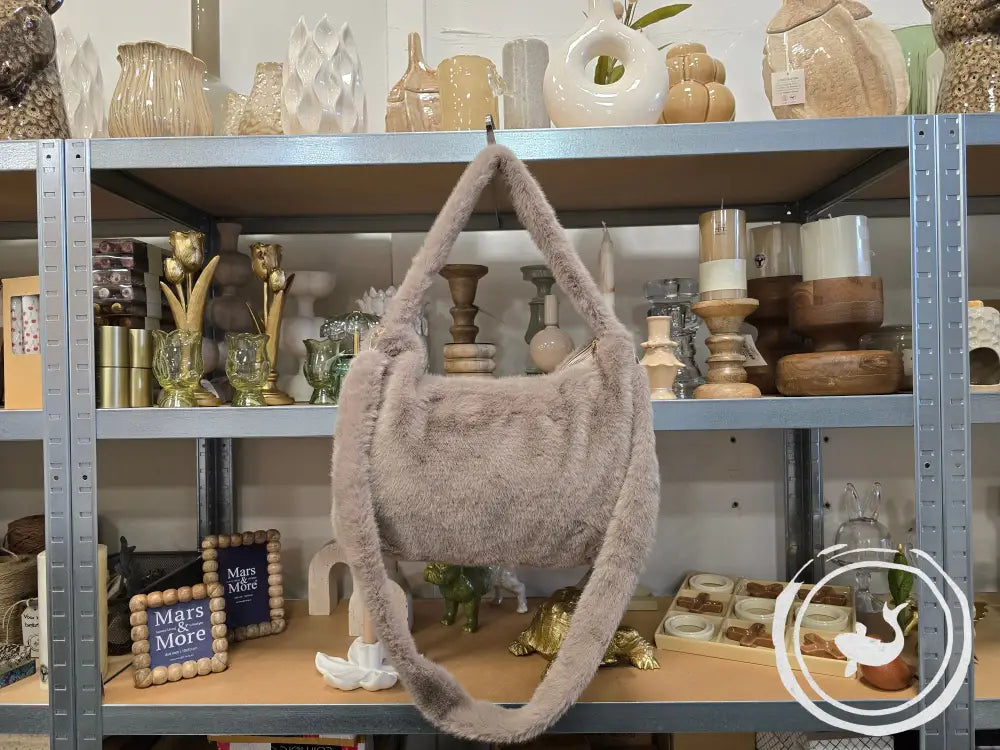 INTERIEURDINGETJES Faux Fur Schoudertas Beige