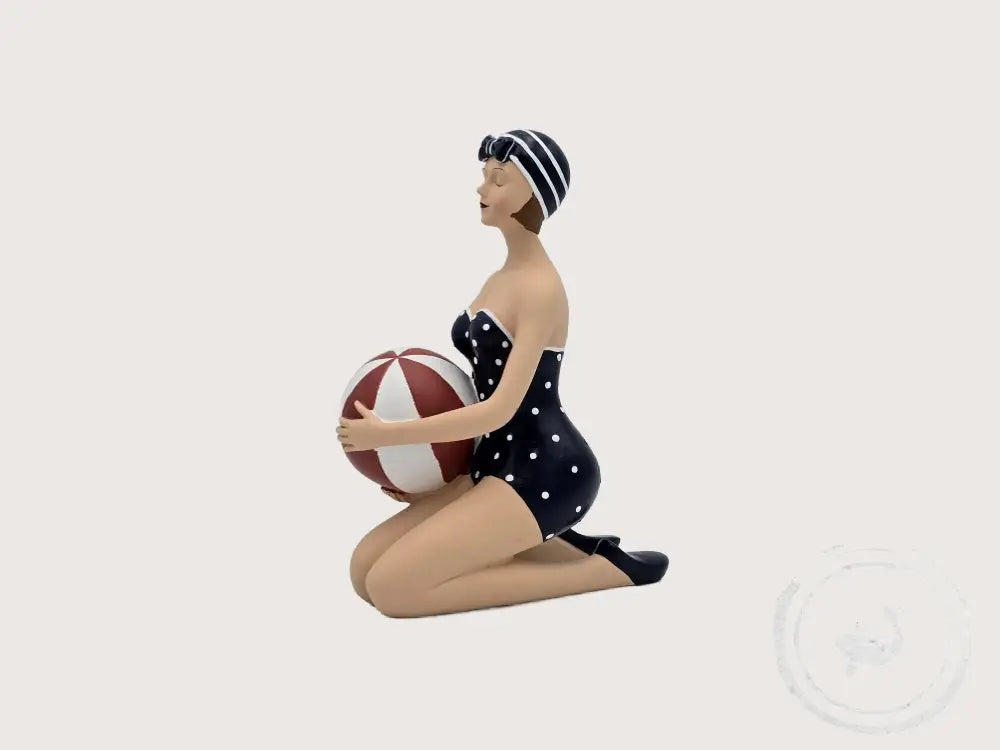 INTERIEURDINGETJES Ornament Zomervrouw Met bal