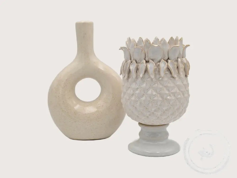 INTERIEURDINGETJES Porseleinen vaas met bladmotief — stijlvol en uniek